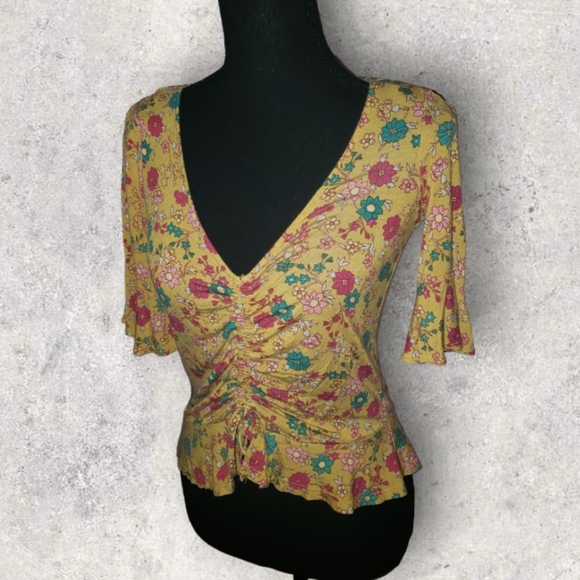 💖Aeropostal Yellow Floral Tee (Size XS) - Picture 6 of 14
